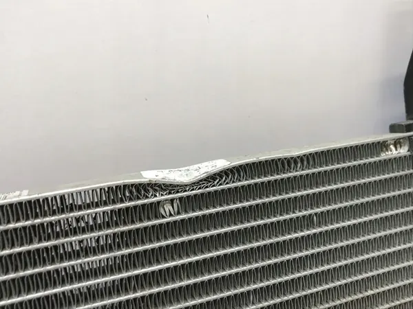 Mazda OE DB3R61480A Ilmastointikondensaattori image 3