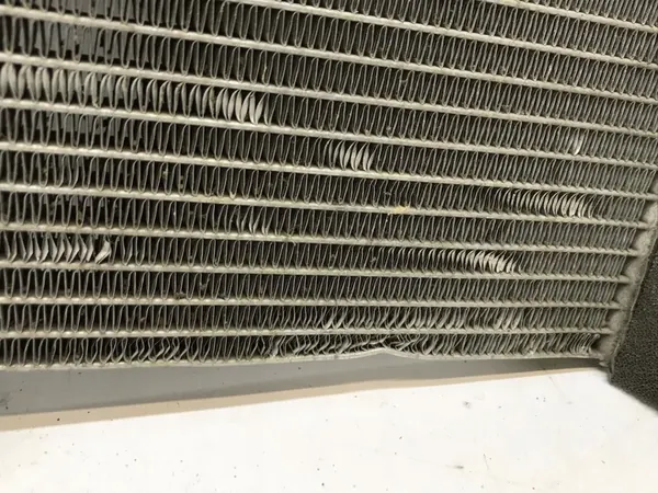 Mazda OE DB3R61480A Ilmastointikondensaattori image 4