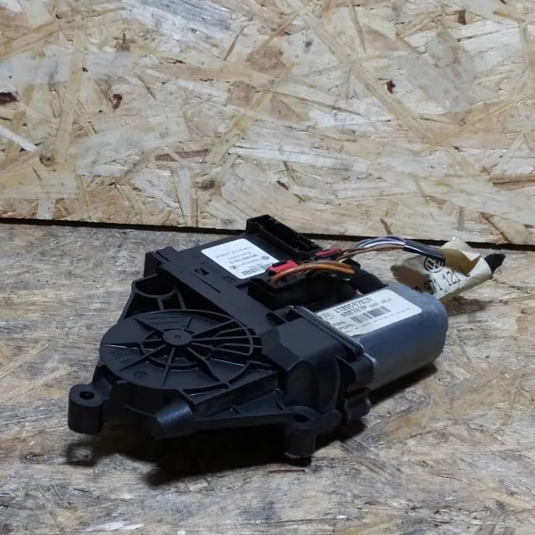 OEM 1T0959702A Régulateur Vitre Avant Droit VW Touran image 3