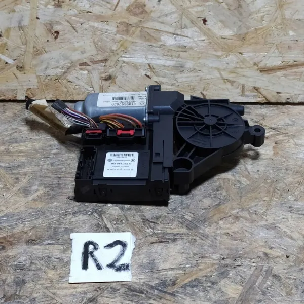 OEM 1T0959702A Régulateur Vitre Avant Droit VW Touran image 9