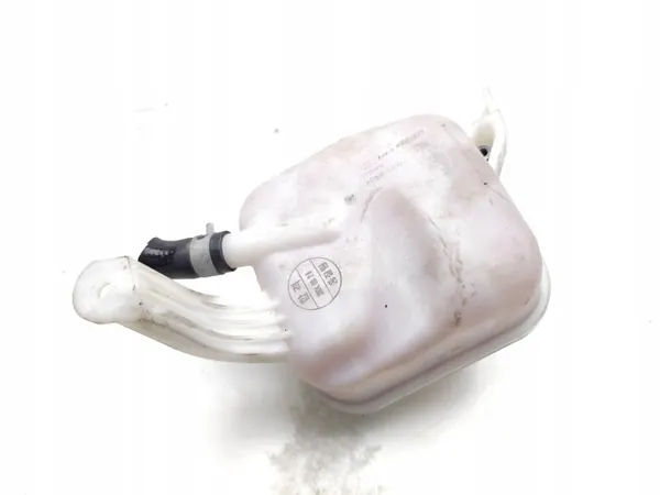 Kia Stonic Kühlmittelbehälter OEM 25430-H8510 image 6