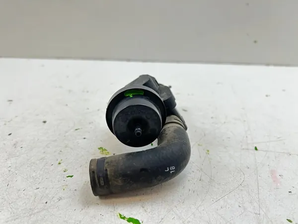 2018 Mercedes-Benz B W246 W242 Radiateurslang A2702000300 image 2