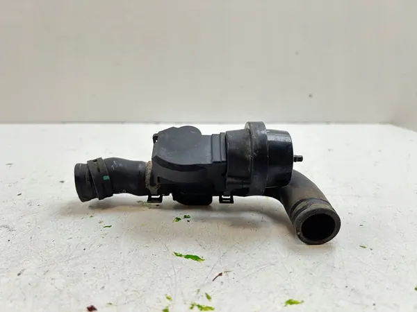 2018 Mercedes-Benz B W246 W242 Radiateurslang A2702000300 image 8