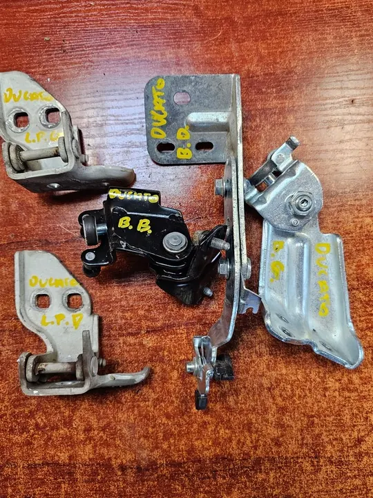 Bakre vänstra övre dörrgångjärn för Fiat Ducato 06- image 3