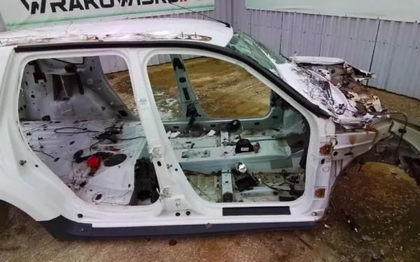 Dacia Duster I Viertel Rechte Säulen-Nadel OV369 image 3