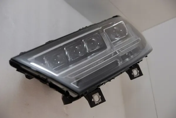 AUDI Q7 FAROL LED ESQUERDO 4M0941783C image 4