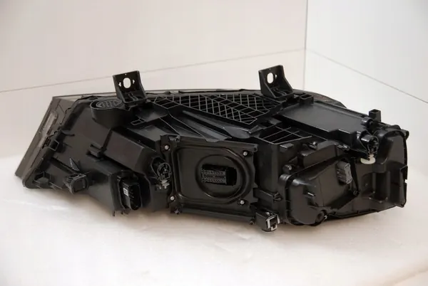 AUDI Q7 FAROL LED ESQUERDO 4M0941783C image 9