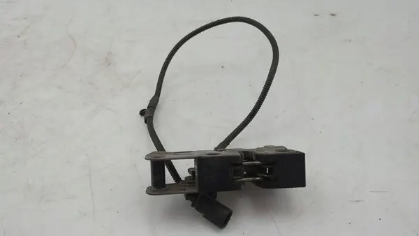 Volkswagen Golf VI 2011 Framsidan Motorhuv Lås image 5