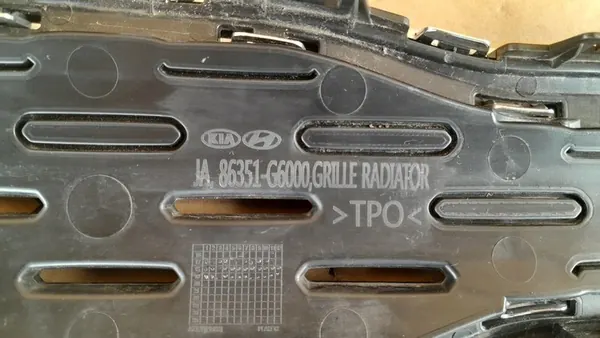 KIA PICANTO III Grill Radiator Support OEM 86350 G6010 image 4