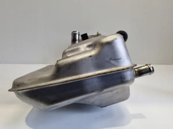 Depósito de aceite Porsche 911 GT3 OEM 9A120707091 image 8