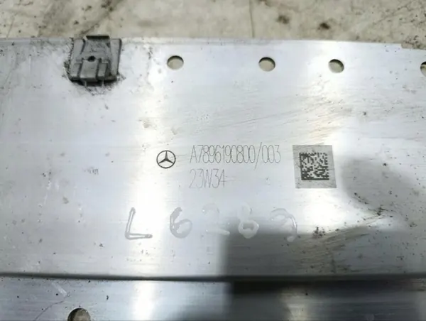 Montaje Mercedes-Benz EQS SUV 2023 OEM A7896190800 image 10