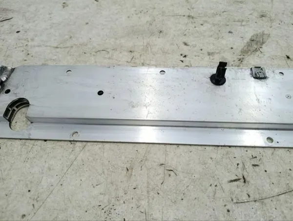 Montaje Mercedes-Benz EQS SUV 2023 OEM A7896190800 image 4