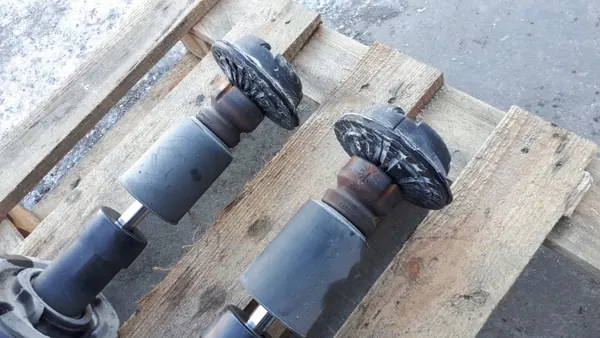OEM 8K0413031BA Framhjulsstötdämpare par för Audi image 5