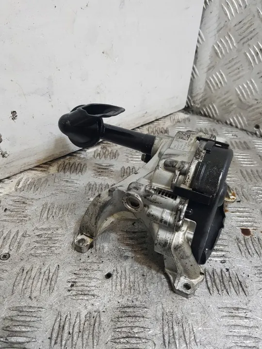 Pompe à huile OEM 05C115103A pour Skoda Octavia 4 1.0 TSI image 2