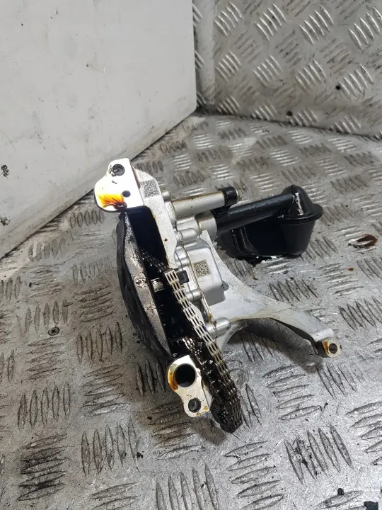 Pompe à huile OEM 05C115103A pour Skoda Octavia 4 1.0 TSI image 4