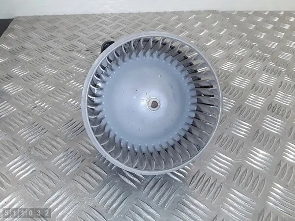 Land Rover Lämmityspuhallin OEM 17360045 image 2