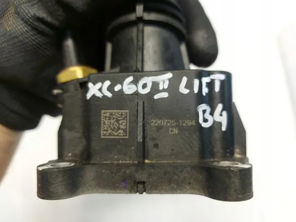 Boîtier thermostat Volvo OEM 32257851 - Occasion image 4