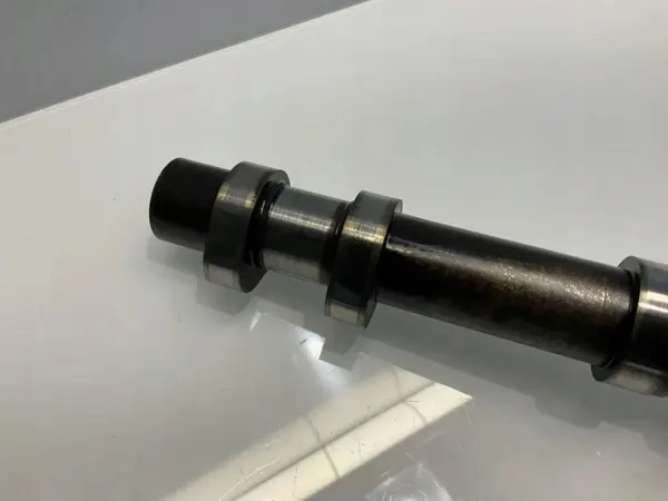 Mercedes-Benz Kamaxel OEM A6420503401 - Begagnad image 4