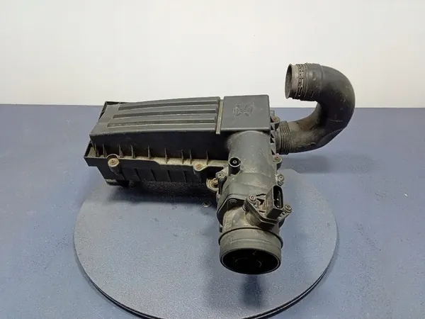 SEAT ALTEA 2.0 TDI Ilmansuodattimen Kotelo 3C0129607AB image 3