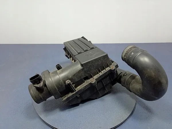 SEAT ALTEA 2.0 TDI Ilmansuodattimen Kotelo 3C0129607AB image 4