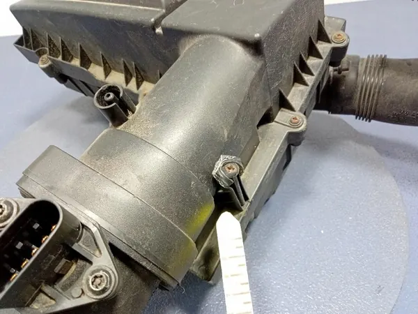 SEAT ALTEA 2.0 TDI Ilmansuodattimen Kotelo 3C0129607AB image 5