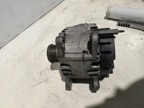 Kokonaisgeneraattori Seat Ibiza IV 1.2 TDI 03P903023D image 2