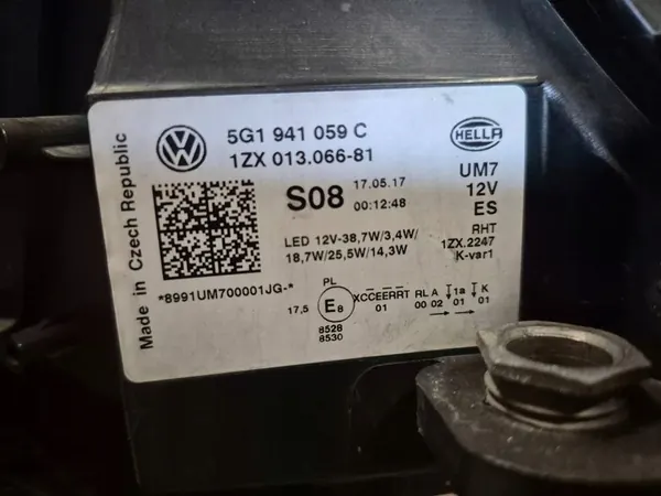 Farol dianteiro esquerdo VW Golf 7 Lift image 4