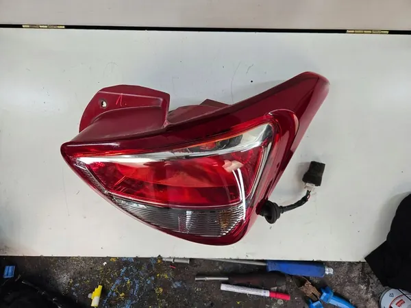 Luz trasera derecha Hyundai i10 II image 6