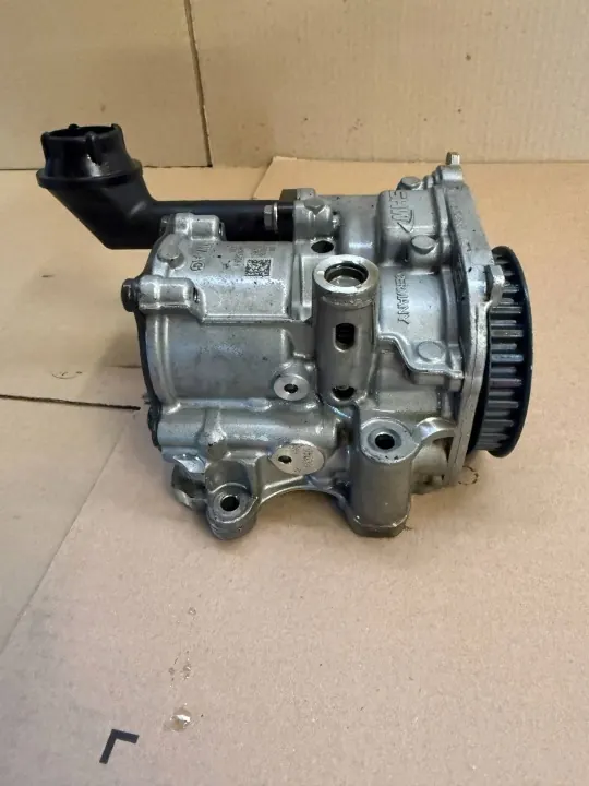 Pompe à huile Volkswagen OE 04L145208H - Occasion image 3