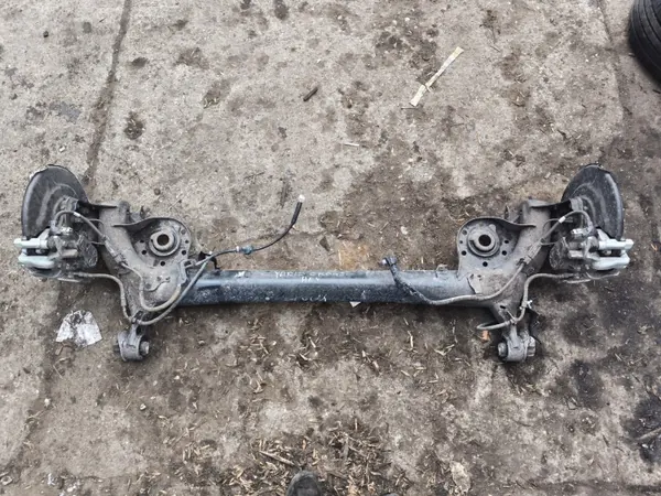 Toyota Yaris Cross achterasbalk OEM - Compleet image 2