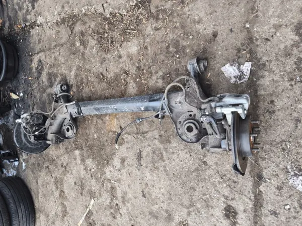 Toyota Yaris Cross achterasbalk OEM - Compleet image 3