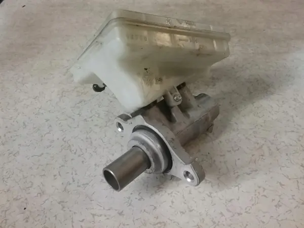 Begagnad bromscylinder OEM 32663813 för MINI COUNTRYMAN image 3