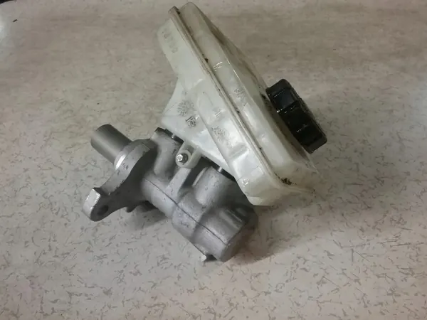 Begagnad bromscylinder OEM 32663813 för MINI COUNTRYMAN image 4