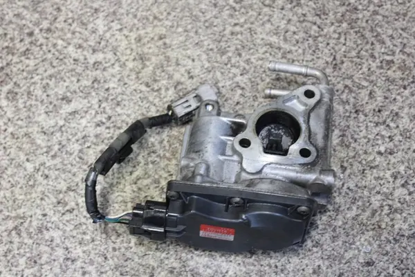 Toyota EGR-venttiili 2013-2018 RAV4 OE 25800-26010 image 2