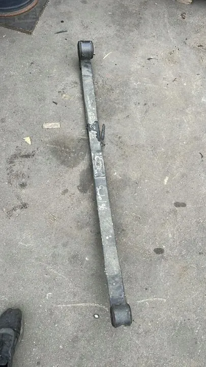 Lehtijousi OEM C00379670 Maxus Deliver 9:lle takaoikea image 2