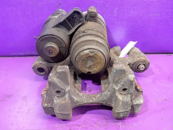 VW GOLF VII KOMBI 12-17 VASEN TAKAJARRUKALIPERI 5Q0615405CK image 3