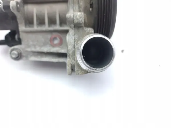 Vattenpump Mercedes-Benz B W246 W242 2013 A6512000501 image 6