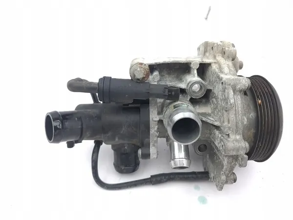 Vattenpump Mercedes-Benz B W246 W242 2013 A6512000501 image 7