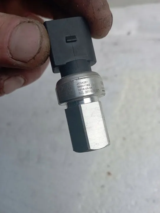 Air Conditioning Sensor Audi 6ZL351028-221 image 2