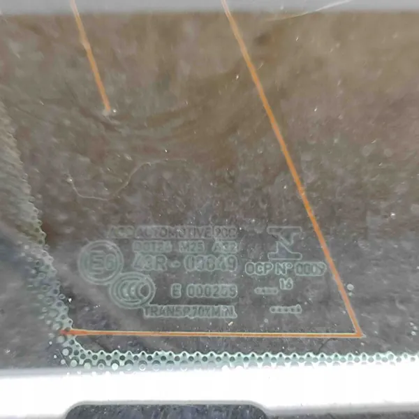 Ventana Trasera Izquierda Usada OEM 95B845297DG Porsche Macan image 9