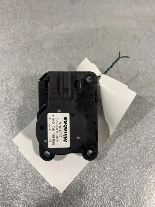 Mitsubishi Outlander tuuletusläppä OEM FBZ18485 image 2