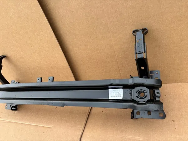 VW GOLF VIII Etupalkki OEM 5H0807109P image 2