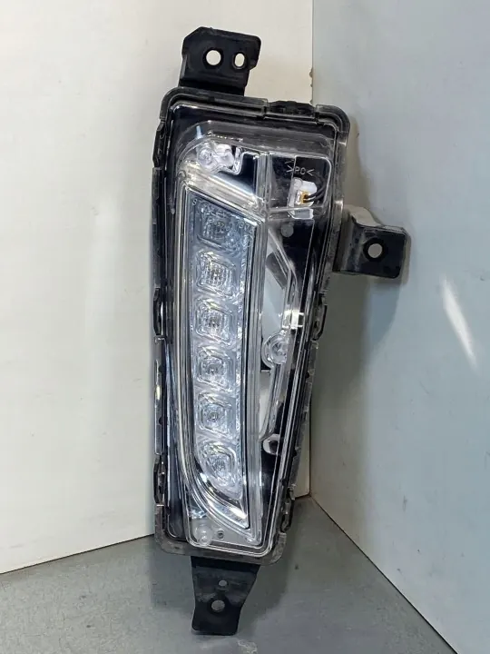 Suzuki Vitara (LY) Tagfahrlicht OEM 00396 - Gebraucht image 2