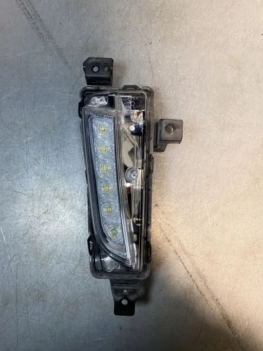 Suzuki Vitara (LY) Tagfahrlicht OEM 00396 - Gebraucht image 6