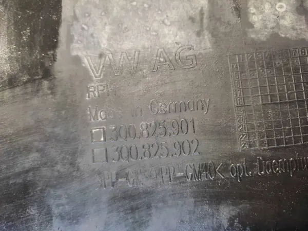 VW PASSAT B8 2014-2022 Motorhuv OEM 3Q0825901 image 2