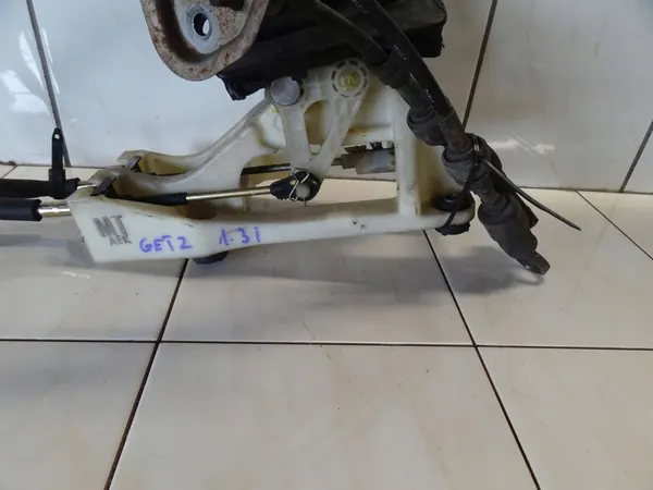 HYUNDAI GETZ 2006 1.3 B Lien de Sélecteur de Vitesse OEM OKL14269 image 2