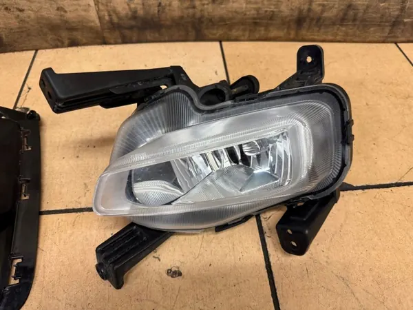 Faro Halógeno Derecho Kia Ceed III 2018-2021 92202-J7000 image 3
