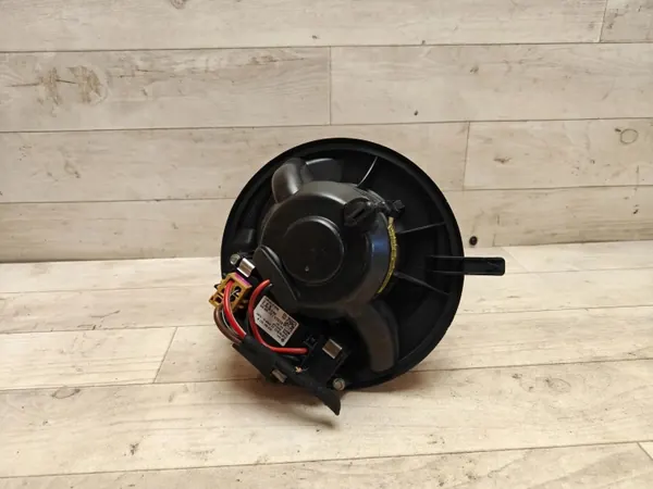 VW Lämmitysydin OEM 1K1820015E Touran 2.0L Diesel image 3