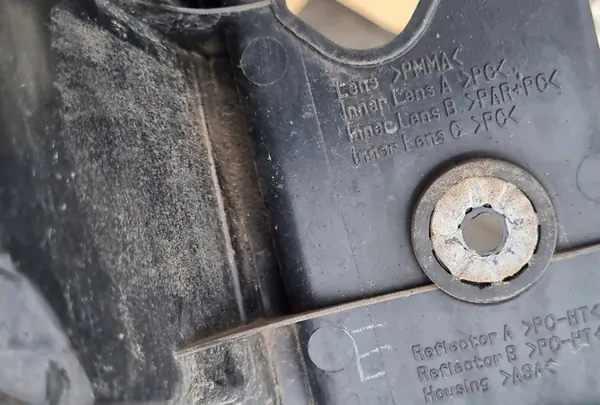 Subaru FORESTER 2008-13 Luz Trasera Derecha image 4