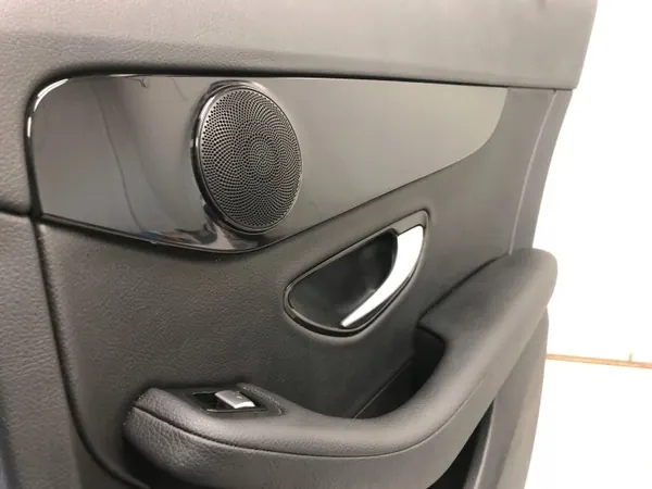 Mercedes W205 Höger Bakdörrsinredning OEM A2055401301 image 4